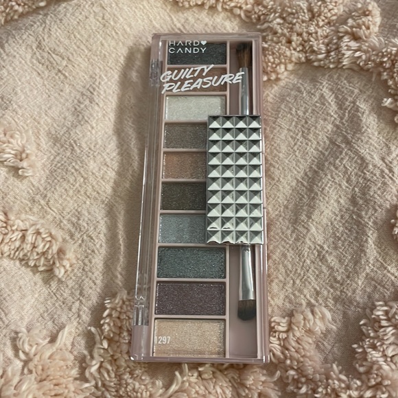 Hard Candy | Guilty Pleasure Eyeshadow Pallete - Picture 2 of 6